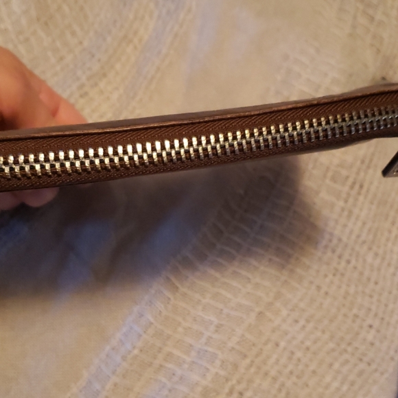 Hobo Brown clutch wallet - Picture 2 of 7